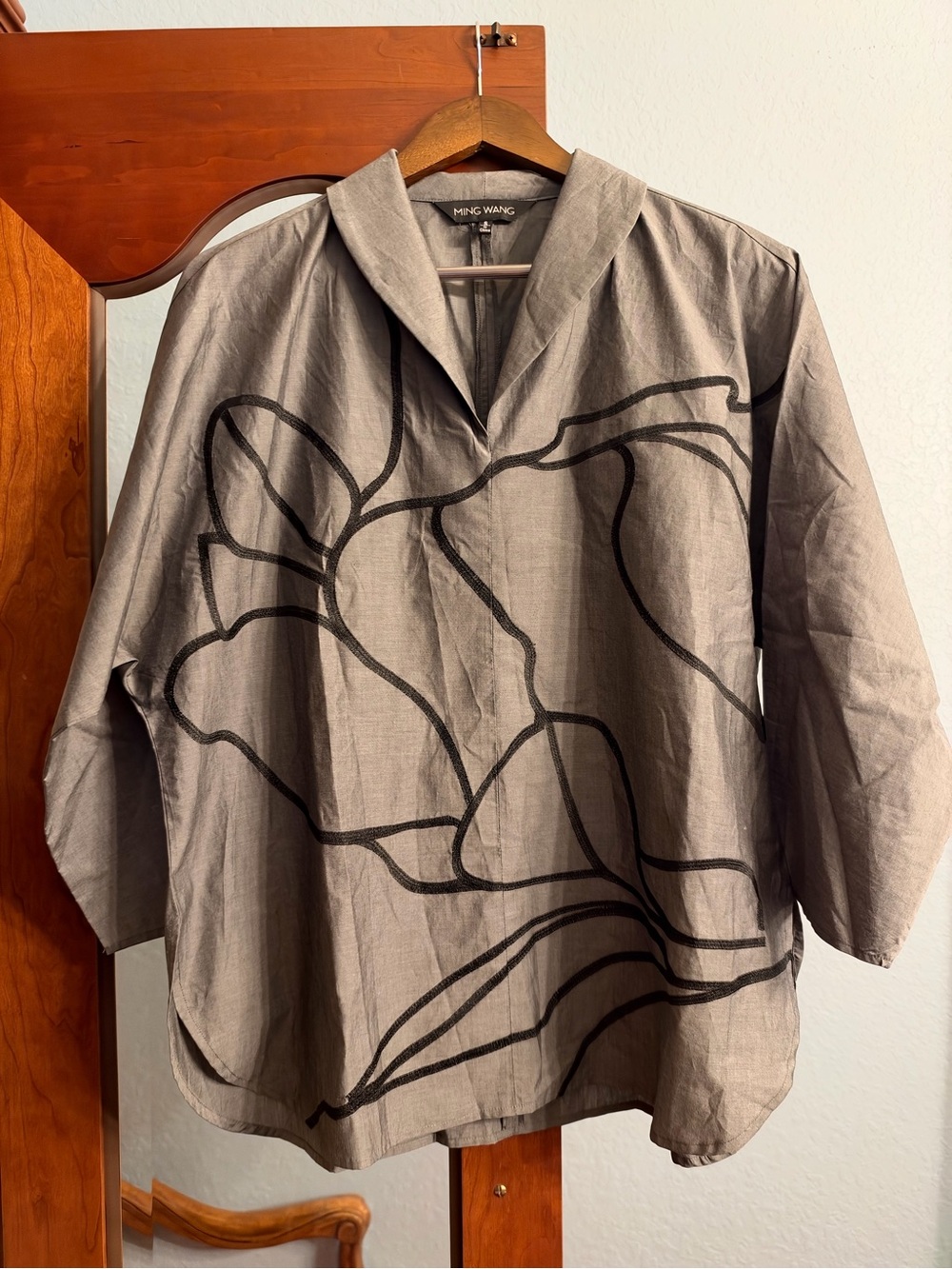 Ming Wang Gray Shawl-Collar Tunic with Black Abstract Line Print
